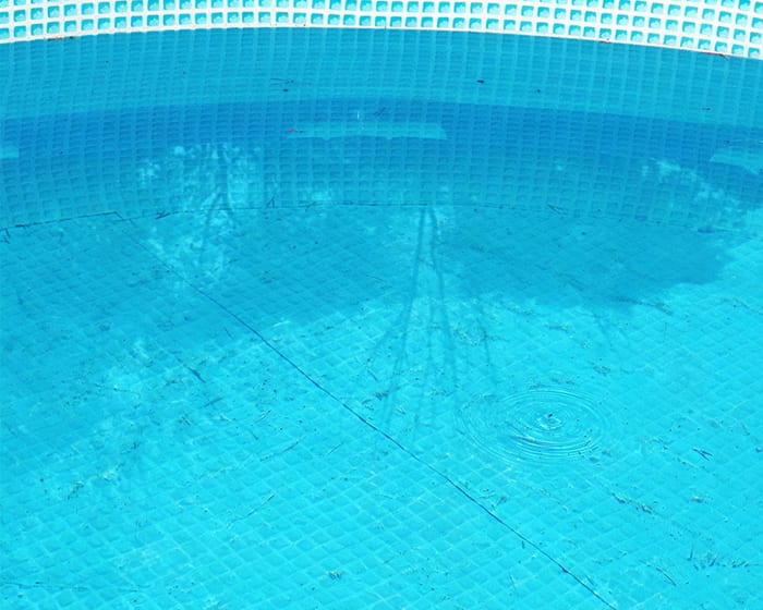 Fond de piscine propre